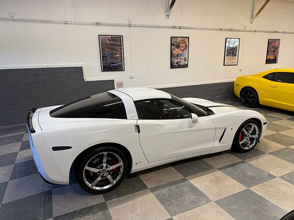 Chevrolet Corvette 11 of 28