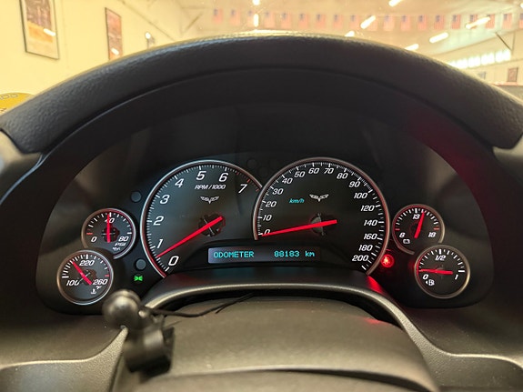 Chevrolet Corvette 24 of 28