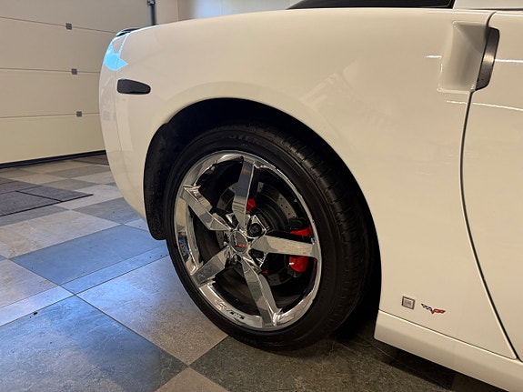 Chevrolet Corvette 14 of 28