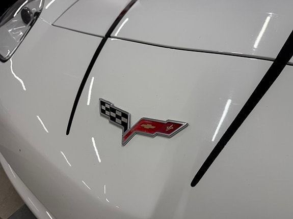 Chevrolet Corvette 16 of 28