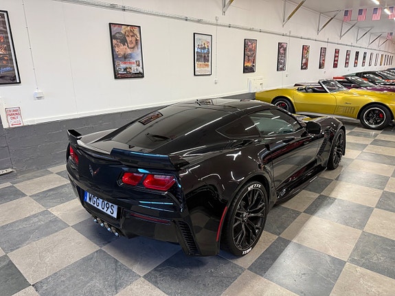 Chevrolet Corvette 11 of 30
