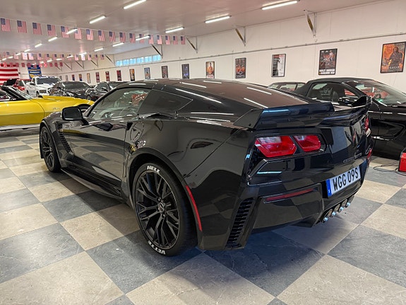Chevrolet Corvette 9 of 30