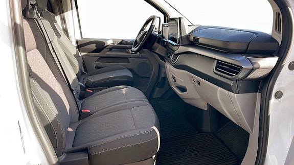 Ford Custom Tourneo 3 of 9