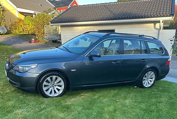 BMW 520i 2 of 5