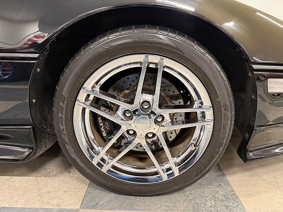 Chevrolet Corvette 11 of 24