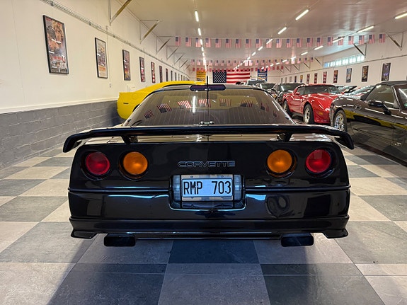 Chevrolet Corvette 5 of 24