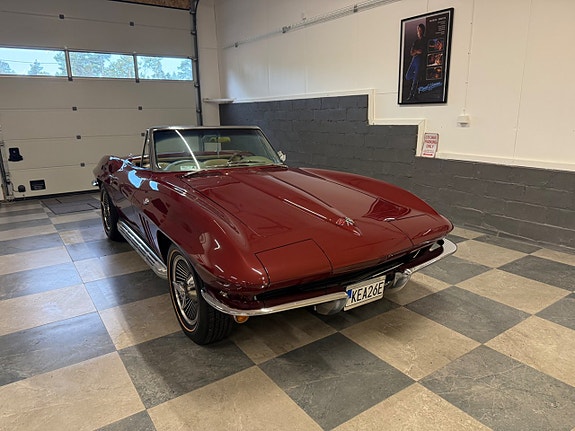 Chevrolet Corvette 3 of 30