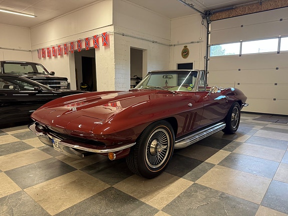 Chevrolet Corvette 5 of 30