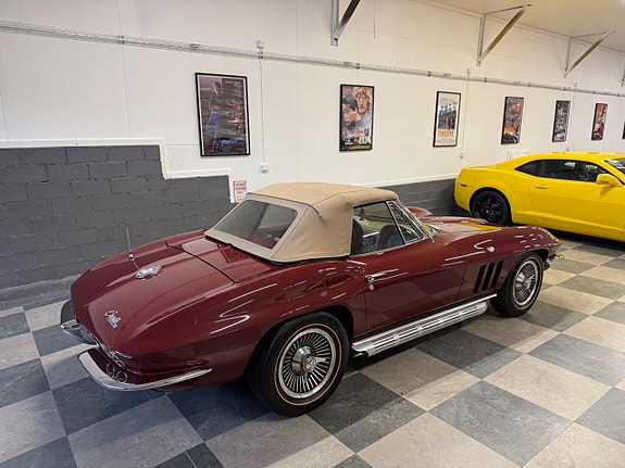 Chevrolet Corvette 11 of 30