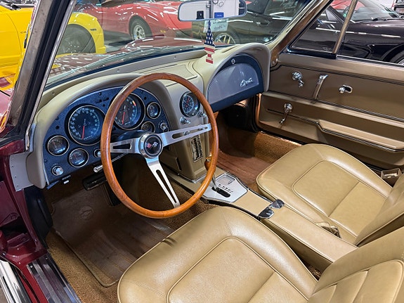 Chevrolet Corvette 25 of 30