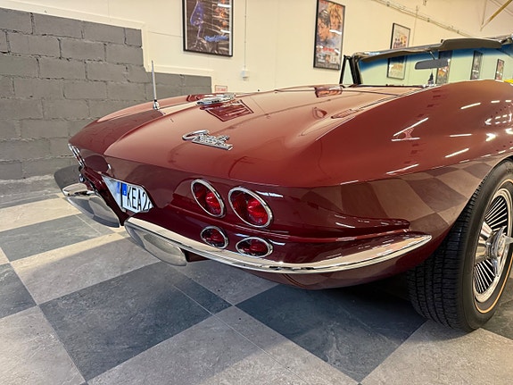Chevrolet Corvette 18 of 30