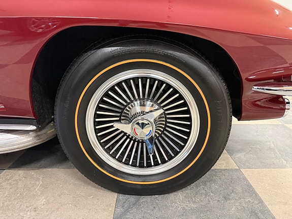 Chevrolet Corvette 15 of 30
