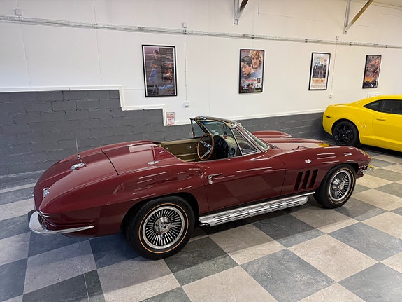 Chevrolet Corvette 14 of 30