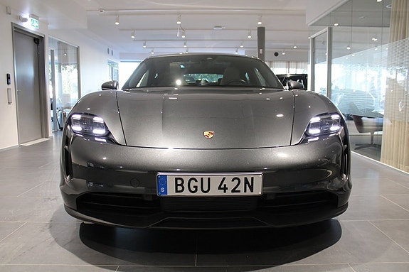 Porsche Taycan 4S 3 of 21