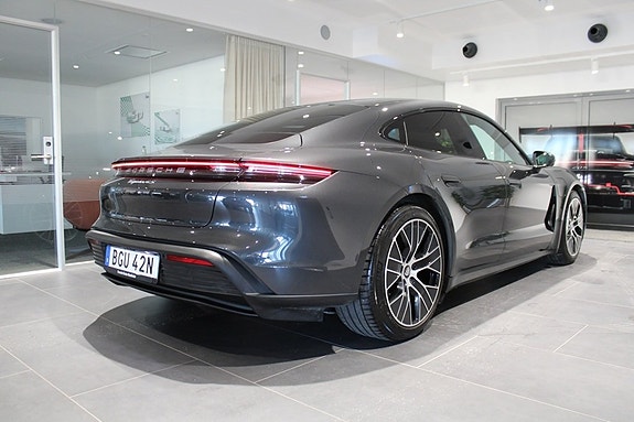 Porsche Taycan 4S 5 of 21