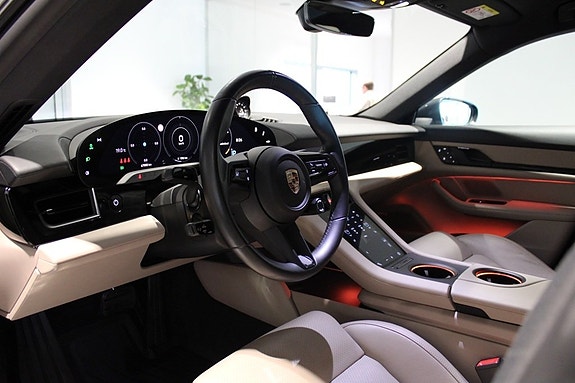 Porsche Taycan 4S 9 of 21