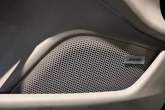 Porsche Taycan 4S 12 of 21