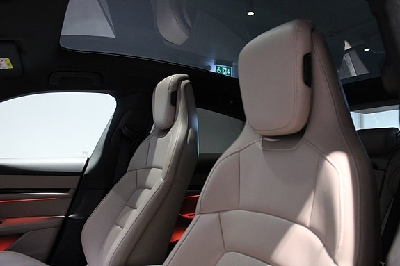 Porsche Taycan 4S 10 of 21