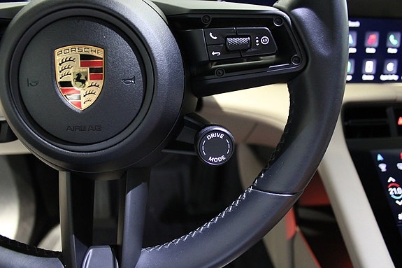 Porsche Taycan 4S 15 of 21