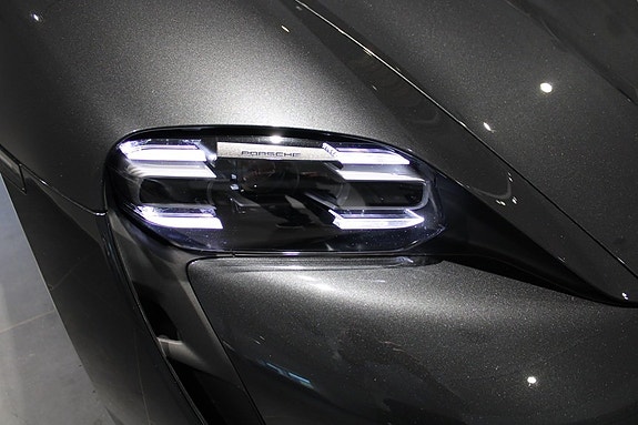 Porsche Taycan 4S 7 of 21