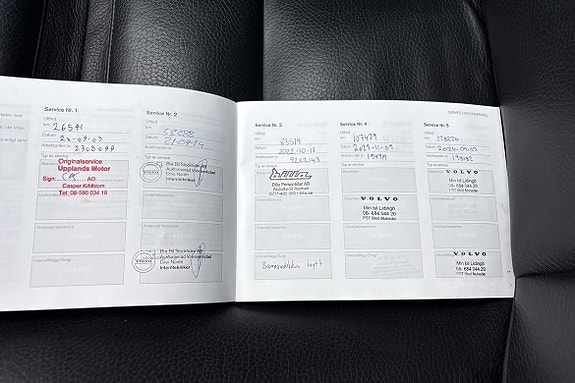 Volvo XC90 27 of 30