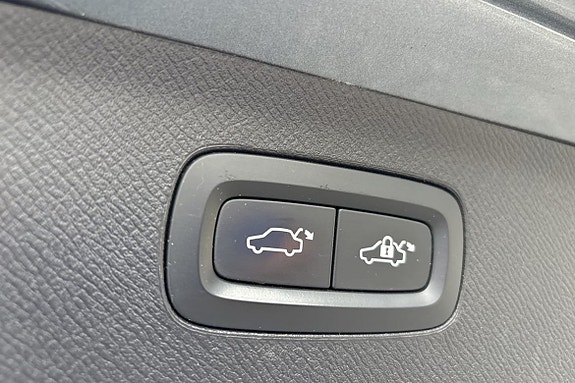 Volvo XC90 18 of 30