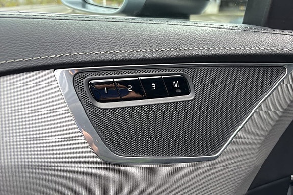 Volvo XC90 15 of 30