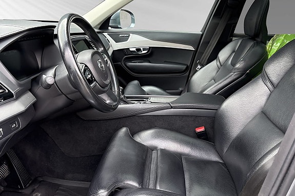 Volvo XC90 7 of 30