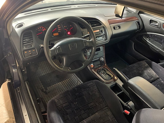 Honda Accord 8 of 16