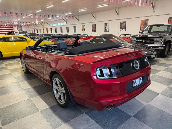 Ford Mustang 9 of 30