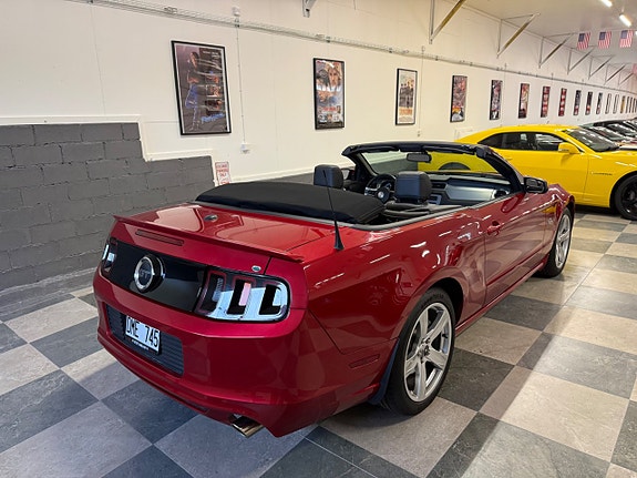 Ford Mustang 11 of 30
