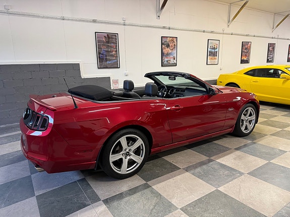 Ford Mustang 12 of 30