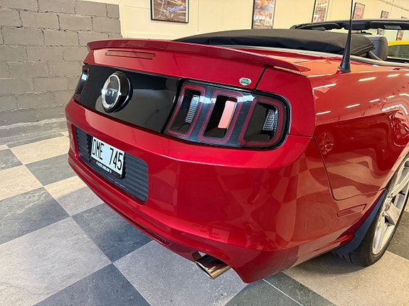 Ford Mustang 22 of 30