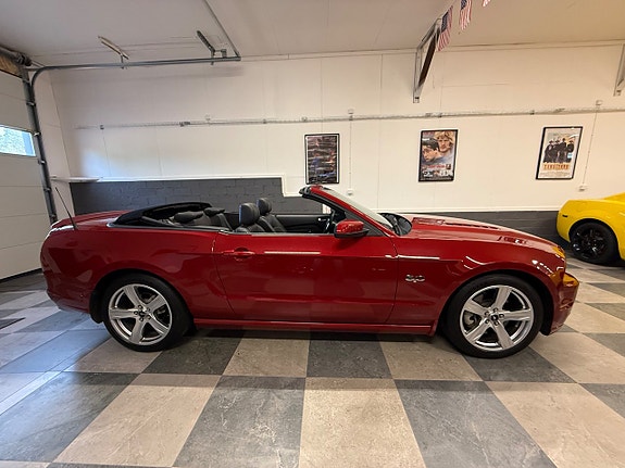 Ford Mustang 3 of 30