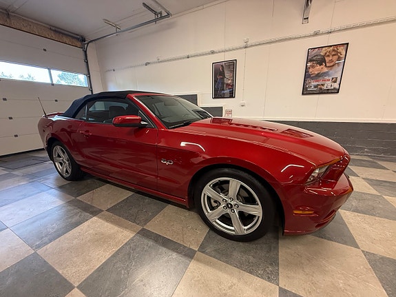 Ford Mustang 14 of 30