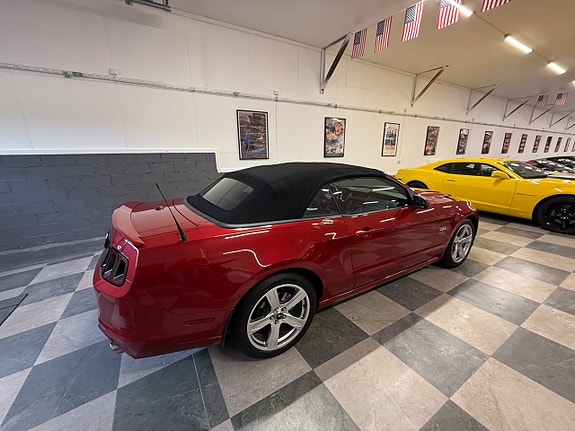Ford Mustang 15 of 30