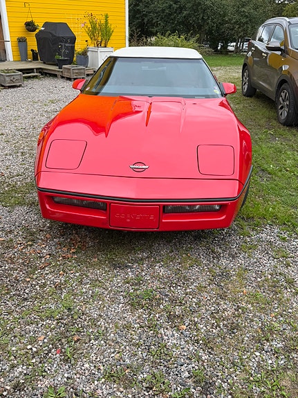 Chevrolet Corvette 2 of 5