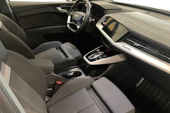 Audi Q4 e-tron 10 of 30