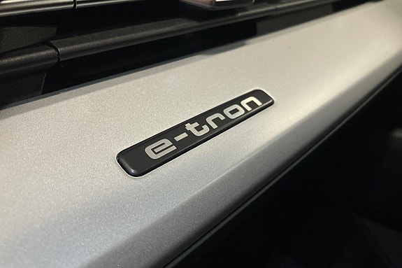 Audi Q4 e-tron 25 of 30