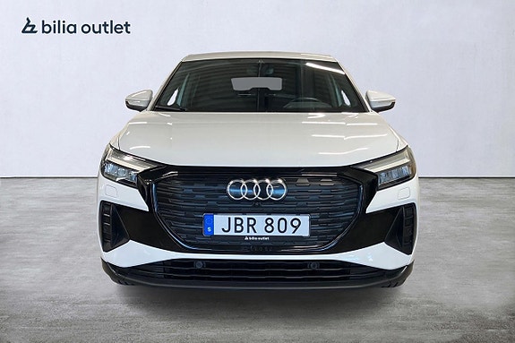 Audi Q4 e-tron 8 of 30