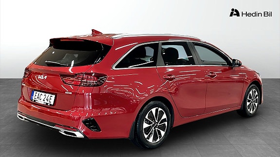 Kia Ceed 2 of 9
