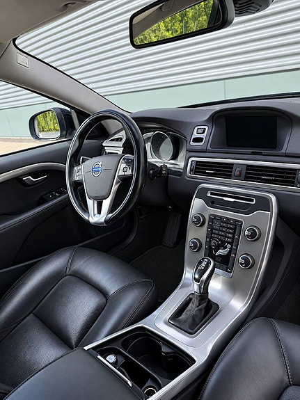 Volvo V70 8 of 10