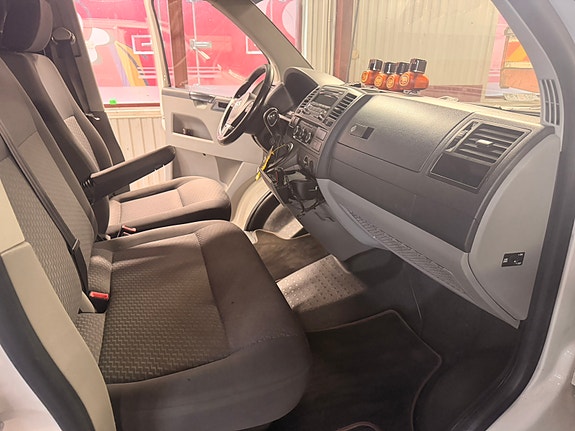 Volkswagen Transporter 9 of 11