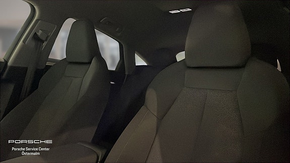 Audi Q6 e-tron 5 of 17