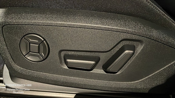 Audi Q6 e-tron 12 of 17