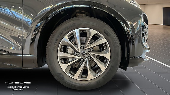 Audi Q6 e-tron 9 of 17