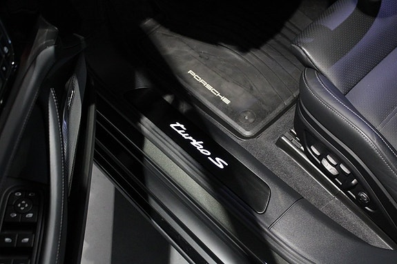 Porsche Panamera Turbo S 10 of 25