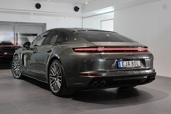 Porsche Panamera Turbo S 2 of 25