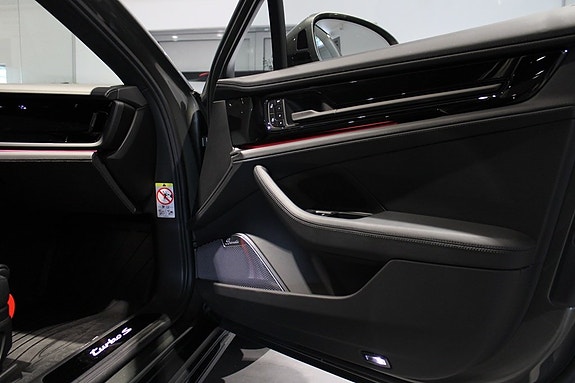 Porsche Panamera Turbo S 17 of 25