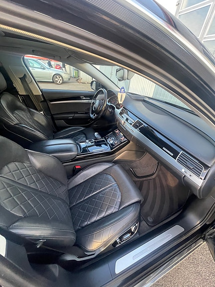 Audi A8 5 of 9